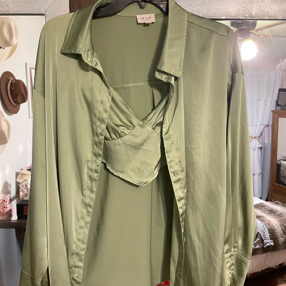 LE LIS Women's Green Satin Top